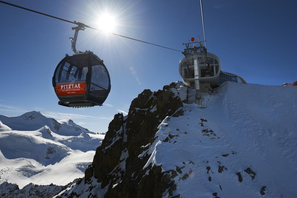 Hotel St-Leonhard Sankt Leonhard im Pitztal Exterior photo